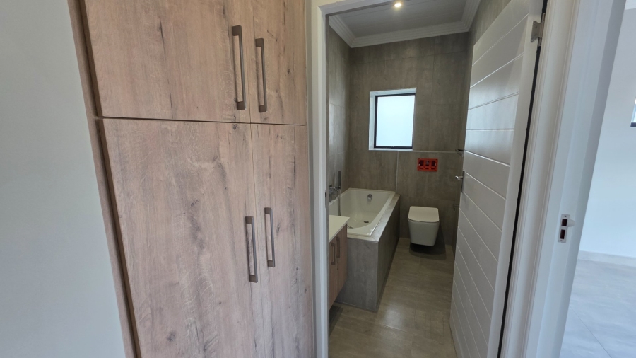 2 Bedroom Property for Sale in Hartenbos Central Western Cape